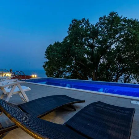 Kuzma With Private Pool And Sea View Villa *
