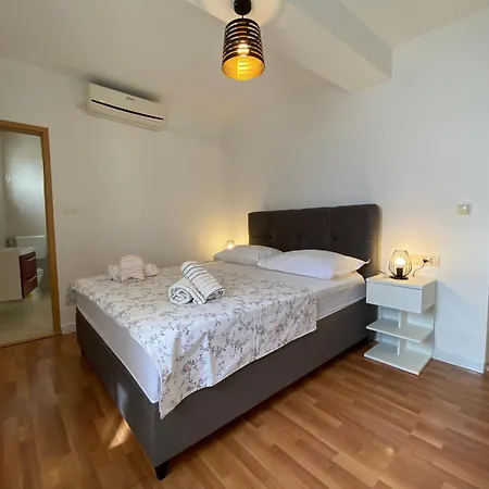 Kuzma With Private Pool And Sea View Pisak